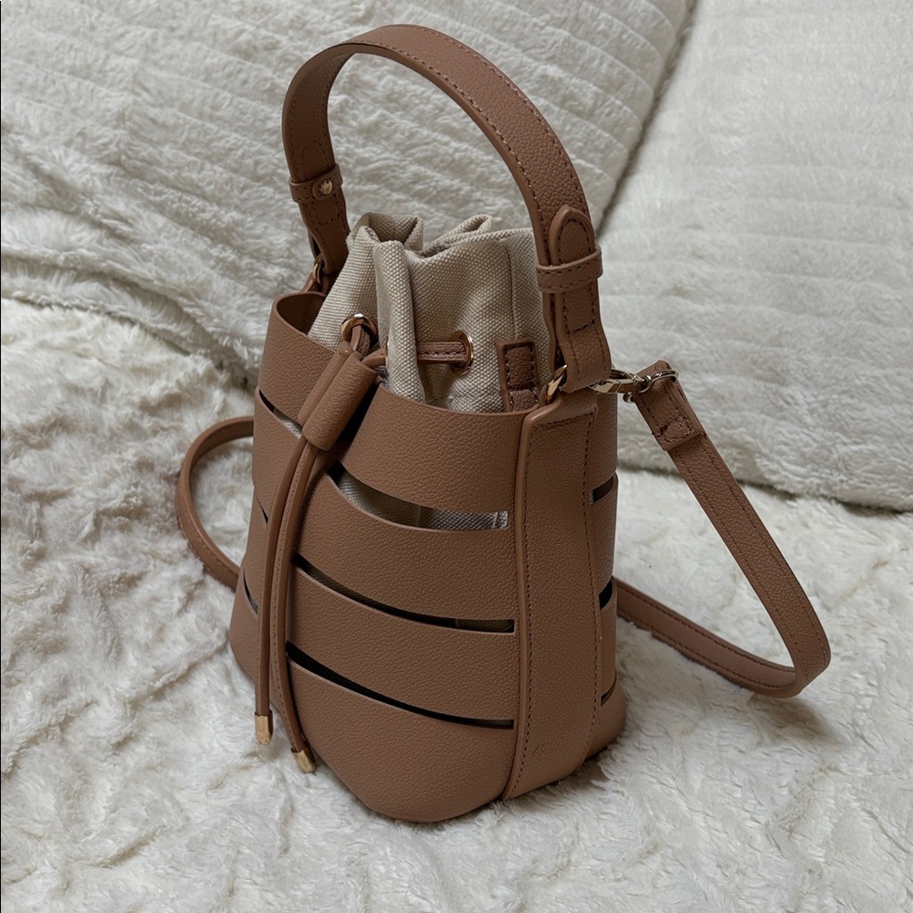 Light Tan Bucket Bag with Drawstring Pouch - Picture 3 of 6